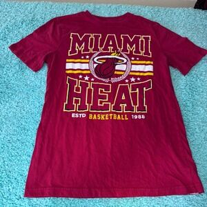 Miami Heat NBA Basketball Graphic T-Shirt Maroon‎ Red Women's small